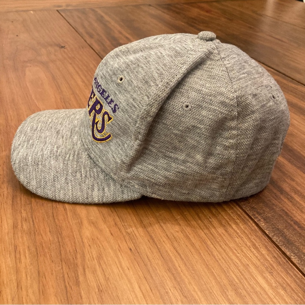 Vintage Los Angeles Lakers Sports Specialties Heather Script Motion Snapback Hat - Picture 2 of 12